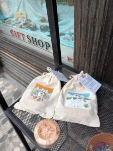 Milo v mošnjičku z motivom Slovenije